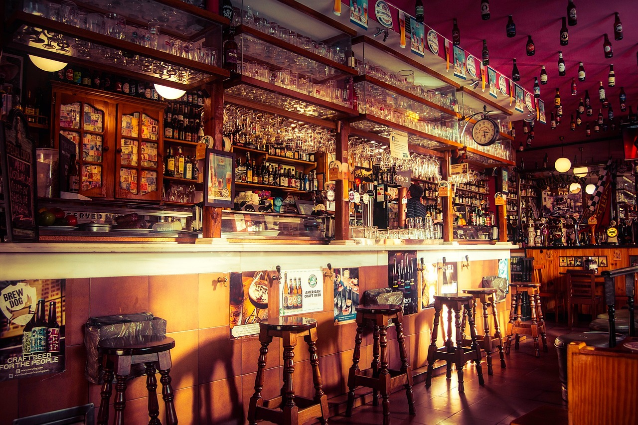 wooden bar stools - RESTORIUMSPACE restaurant furniture